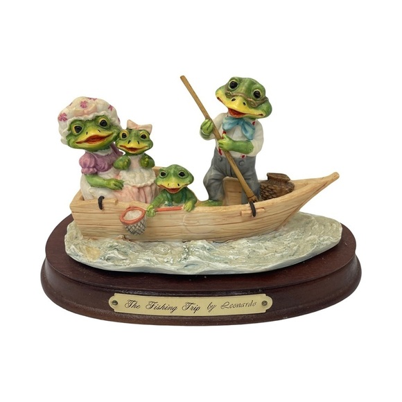 VINTAGE 1989 The Leonardo Collection The Fishing Trip Figurine - Picture 1 of 11